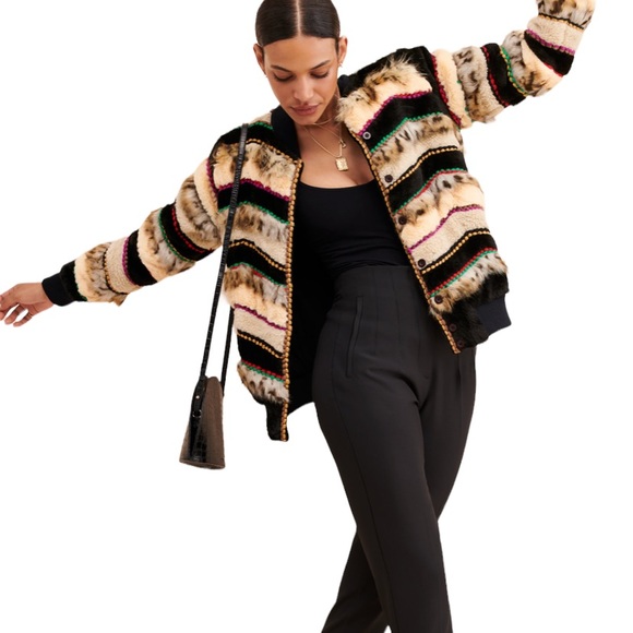 Conditions Apply Textured Trieste Faux Fur & Sherpa Button Up Bomber Jacket- S - Picture 2 of 12